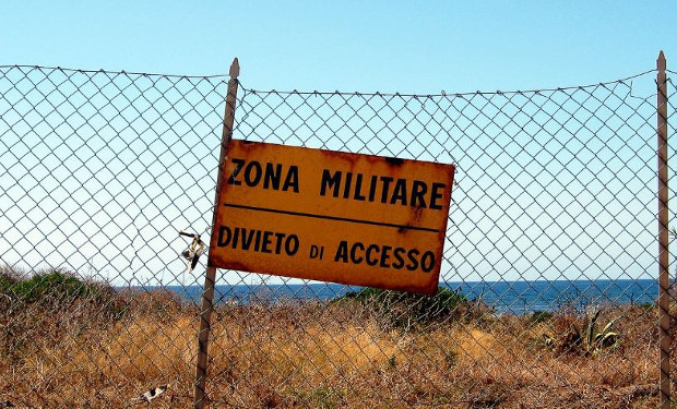 Sardegna. esercitazioni di guerra globale con consulenti-studenti universitari